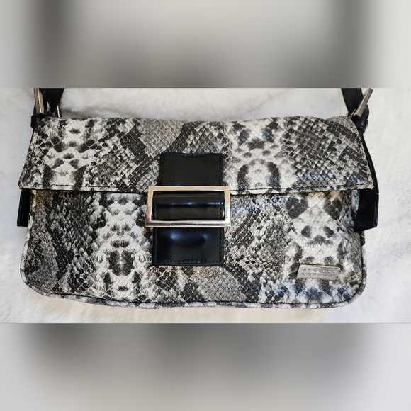 Jeanne Lottie Faux Snakeskin Fendi Inspired Handbag - Picture 6 of 13